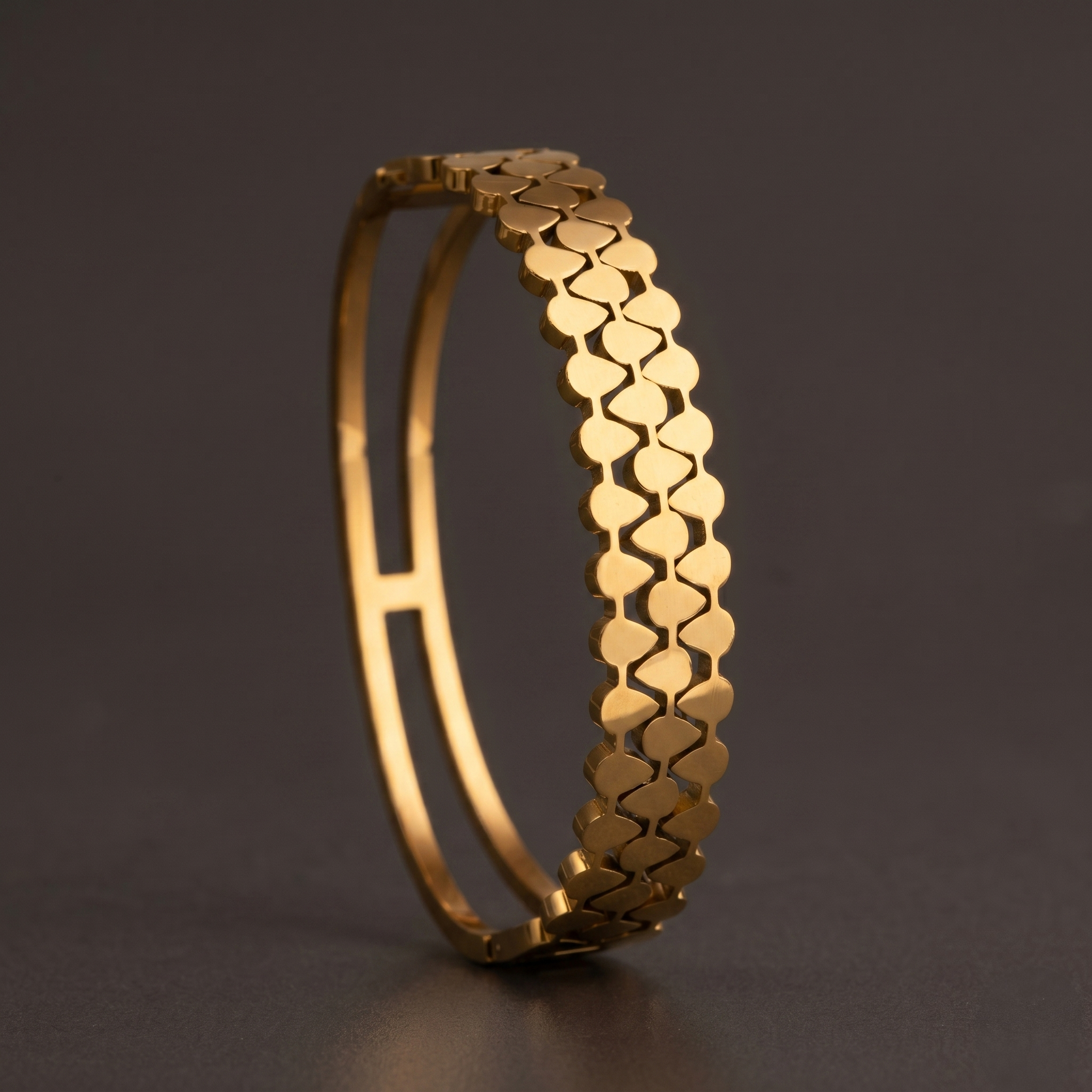 Pear Shape Patterned Bracelet close-up view - Avalna